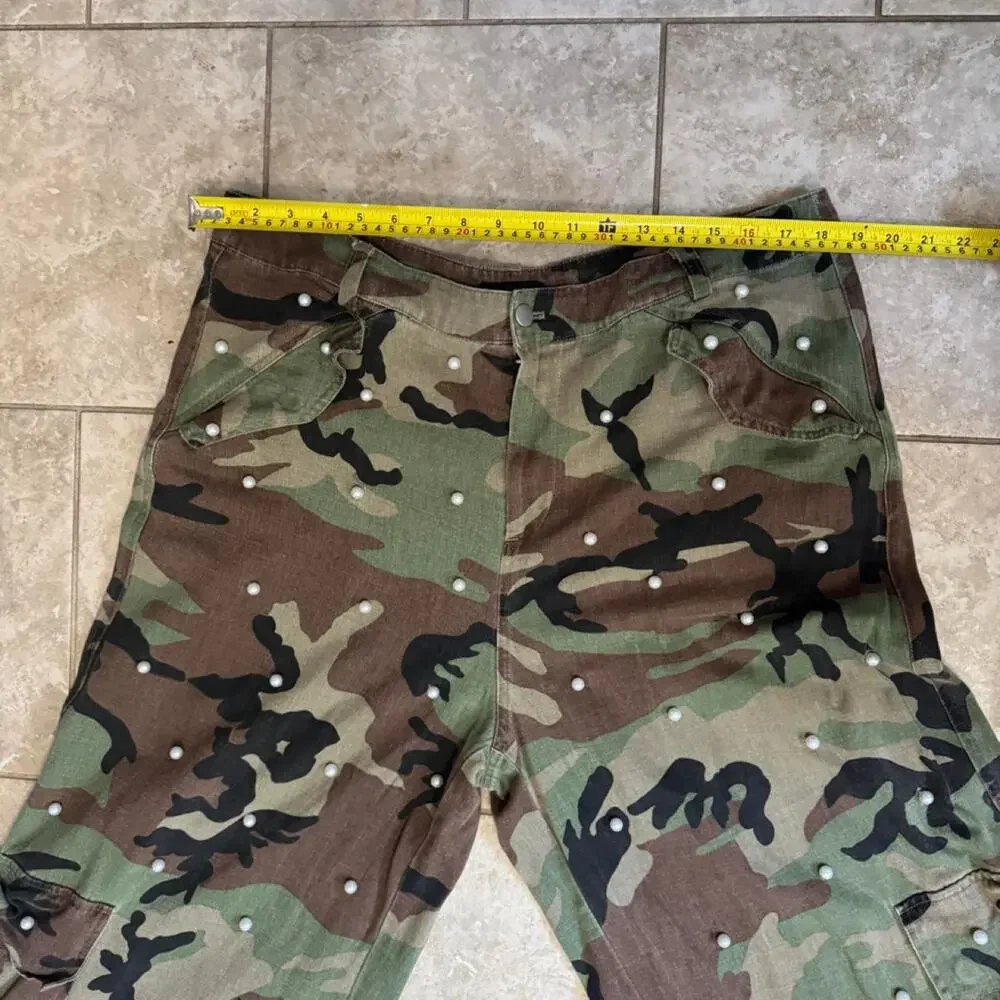 Camouflage cargo pants with pearl